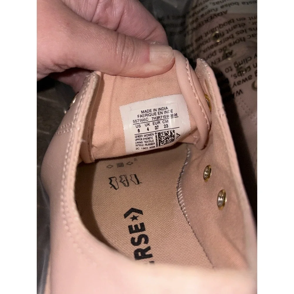 Converse Women's Sz 6 All Star Low Pale Pink  Leather Women's Sneakers‎